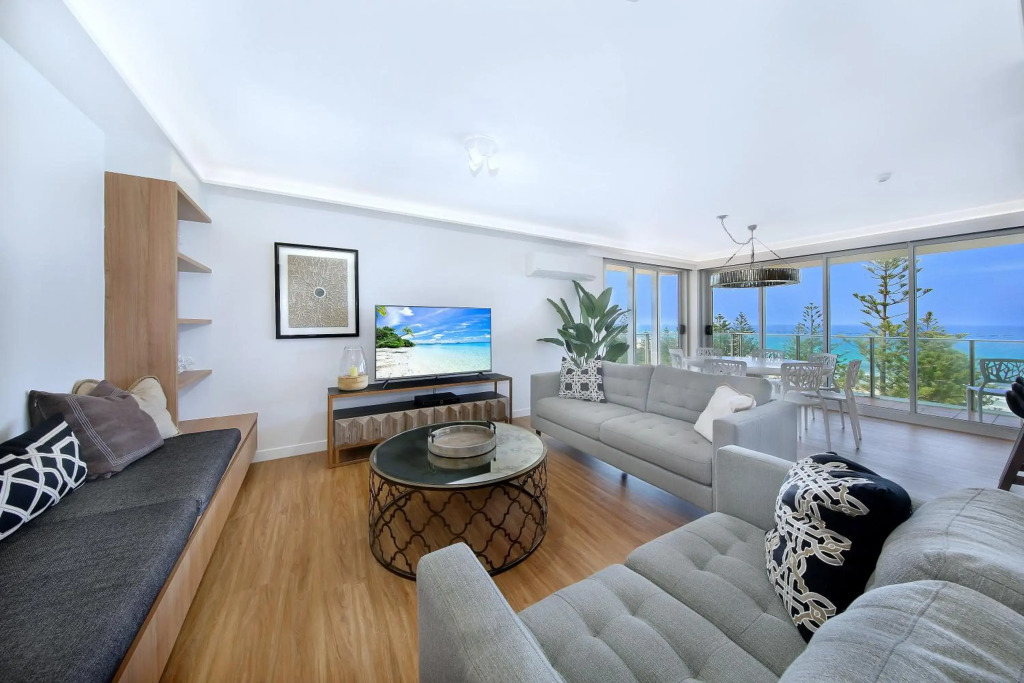 Pacific Regis Beachfront Holiday Apartments