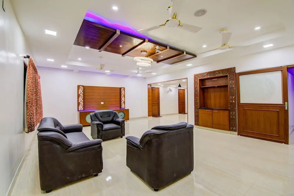 OYO Home 78311 Classic Studio Stays