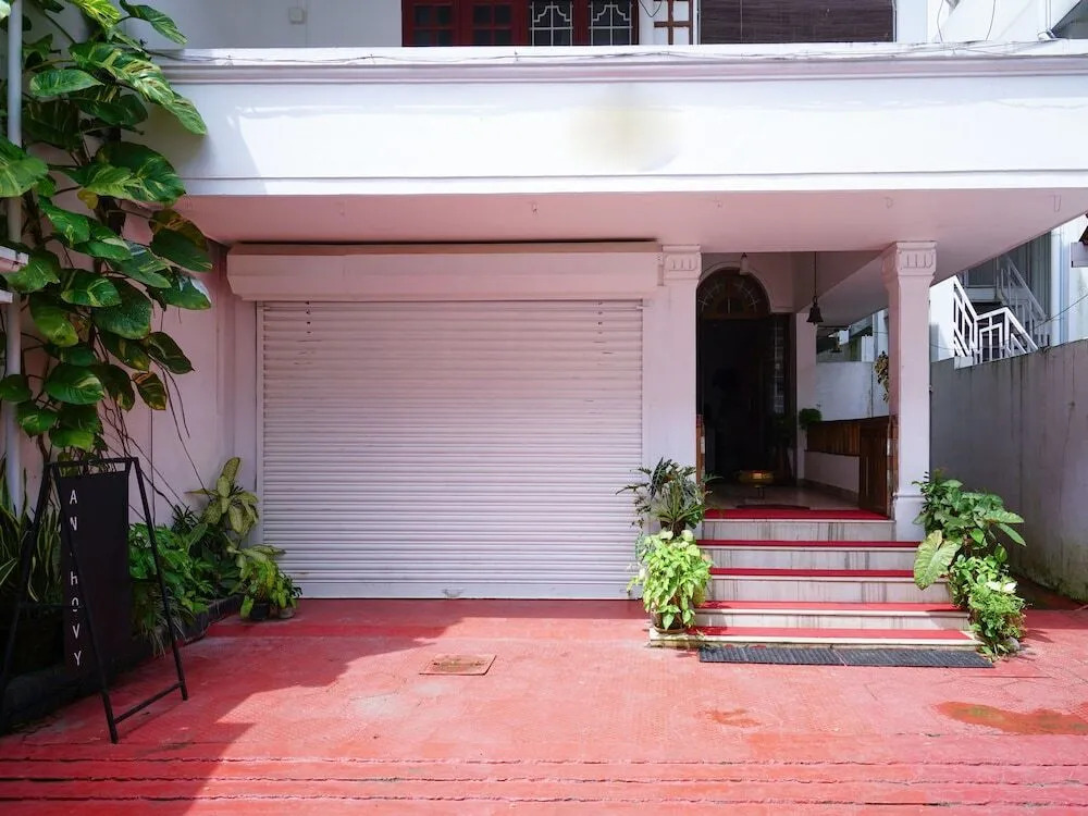 Home Splendid Stay by OYO Rooms
