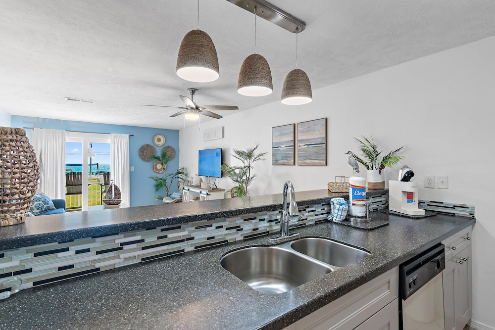 Tradewinds Condominium #28- At the Beach!