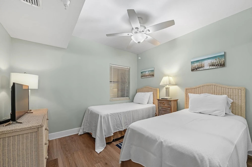 Romar Place 1106
