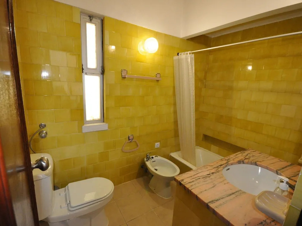 Beautiful Villa With Private Swimming Pool Near the Center of Vilamoura