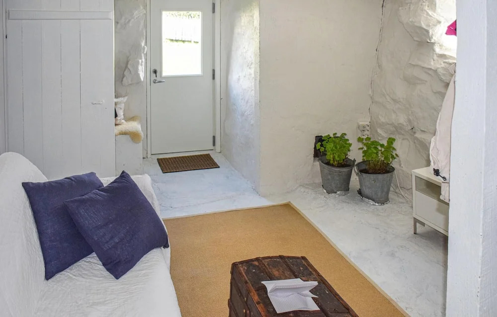 3 Bedroom Cozy Home In Lindesnes