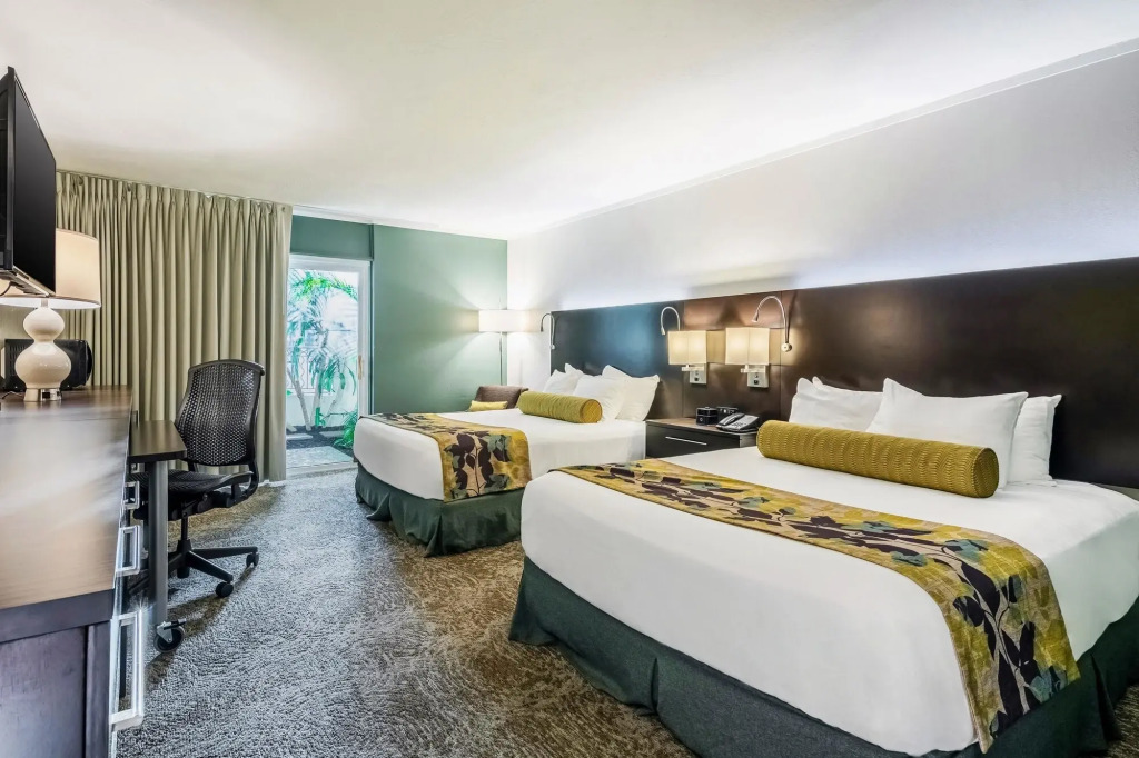 Oasis Hotel and Conv Center, an Ascend Collection Hotel