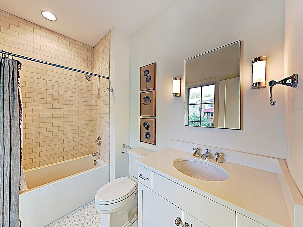 New Listing! Brand-new 2,235 Square Foot Townhome 3 Bedroom Townhouse