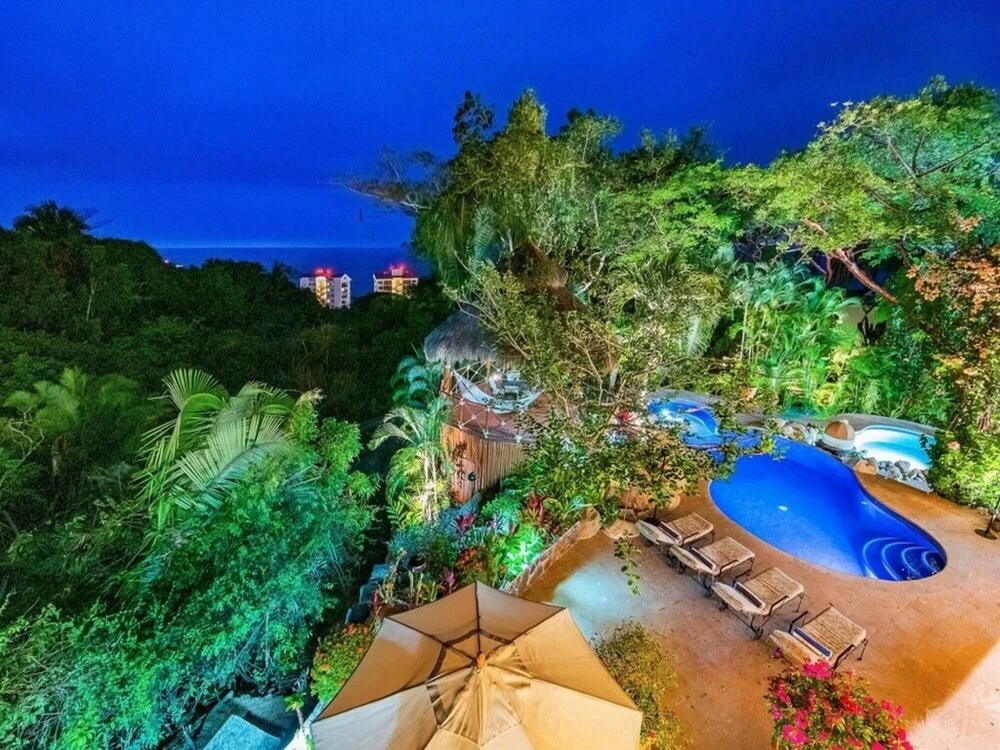 Sunny Vacation Villa 75