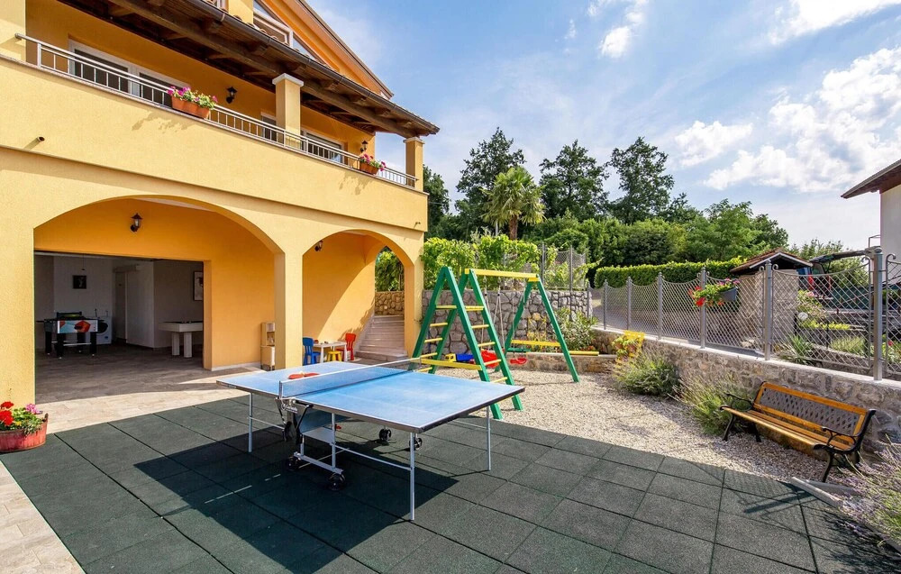 Cozy Home In Icici With House Sea View