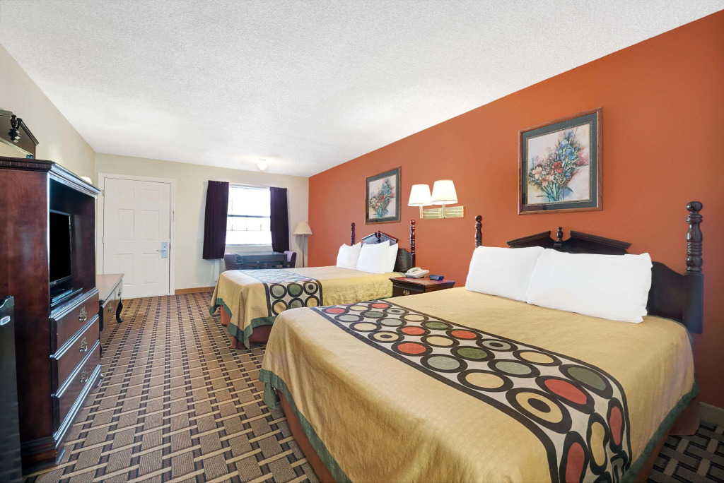 Super 8 by Wyndham Dallas South