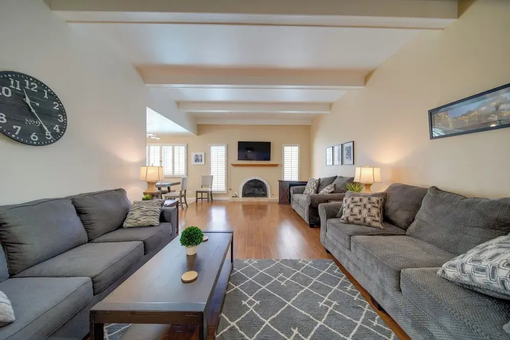 5 Mi to Camelback Ranch: Pet-friendly Home w/ Pool