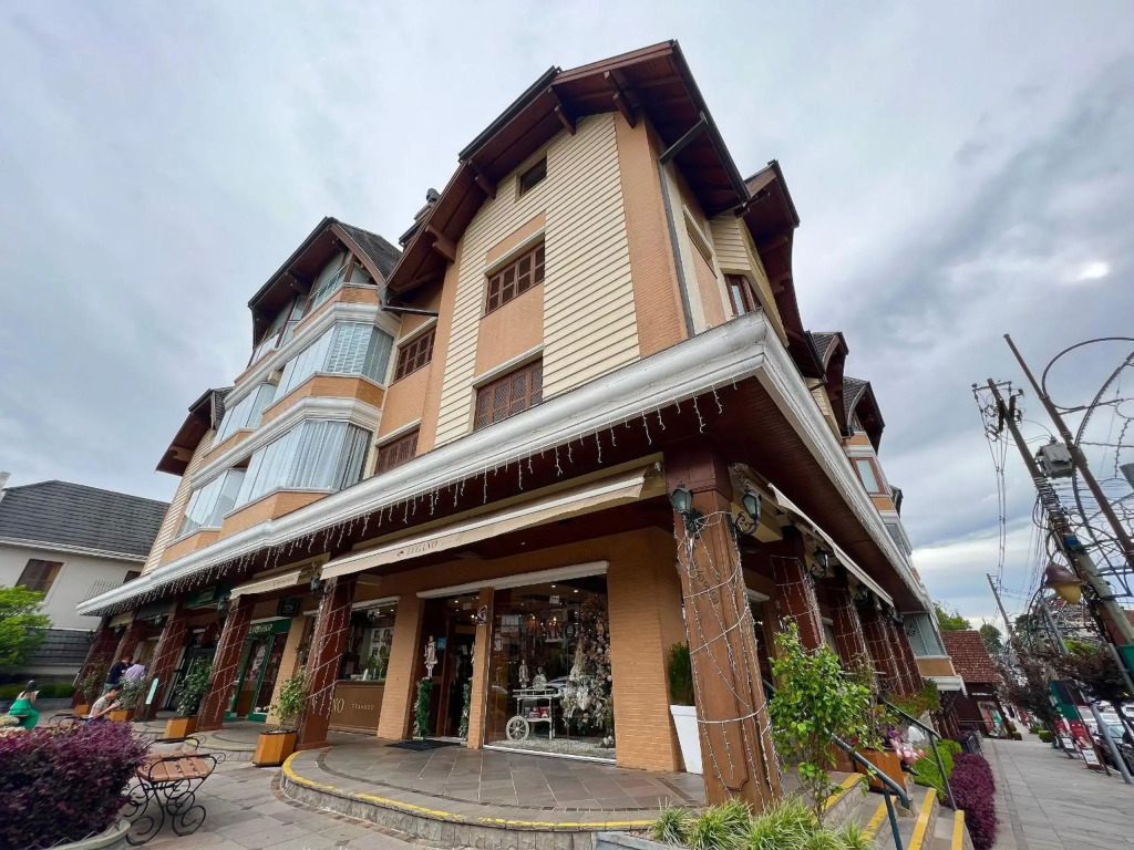 Gramado Boulevard 404 - Apto no coração de Gramado, 300 metros Rua Coberta