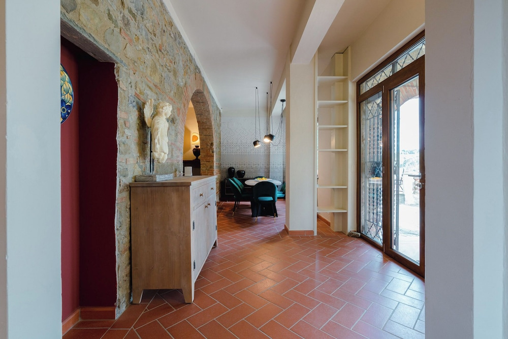 Riccimballa Luxury House