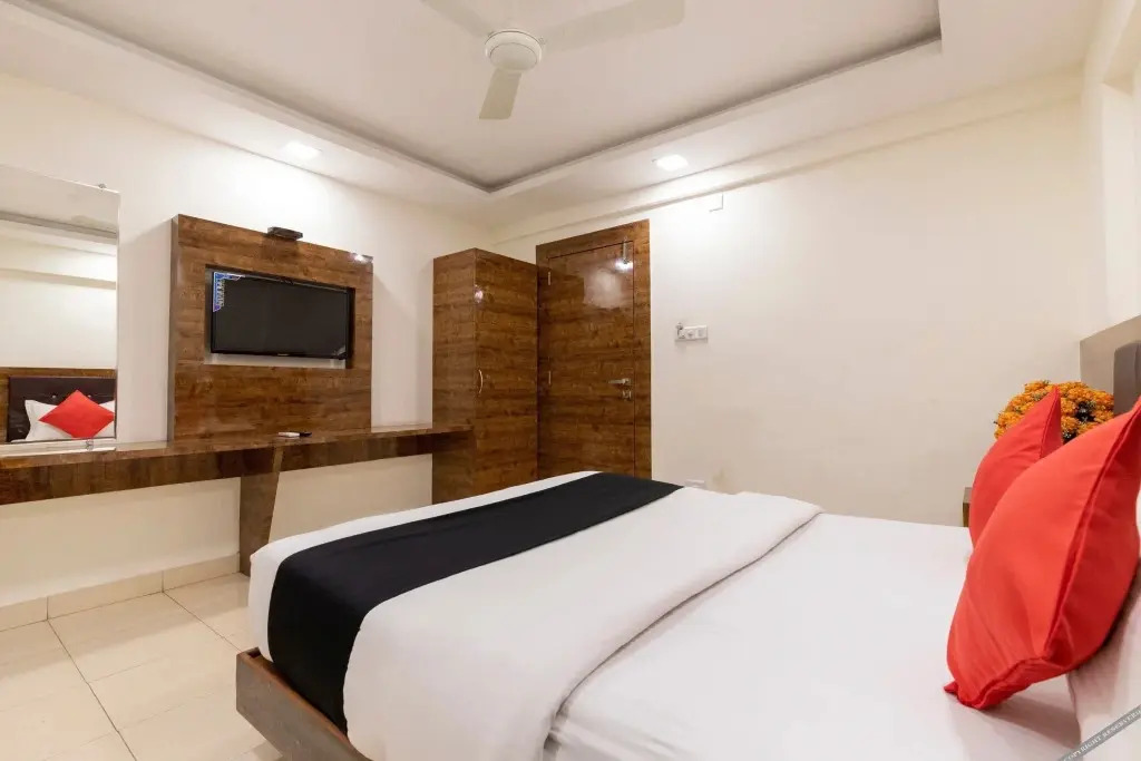 Hotel A.K Intrenational Rooms by OYO Rooms