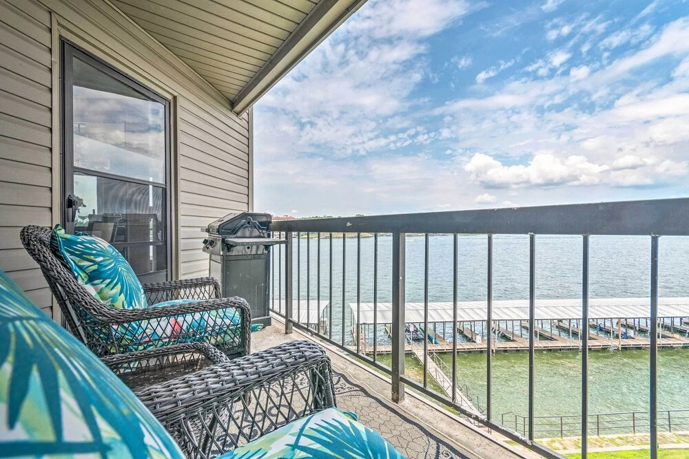 Walk to Lake Hamilton: 'to-do' Home w/ Pool Access