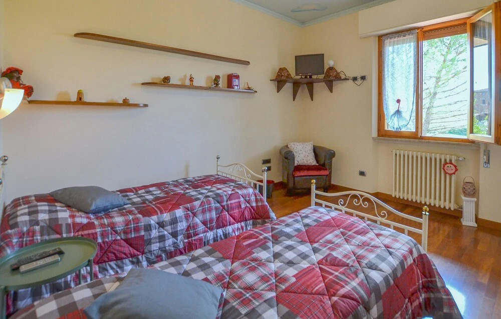 Stunning Apartment in Monte San Savino With 3 Bedrooms, Wifi and Outdoor Swimming Pool