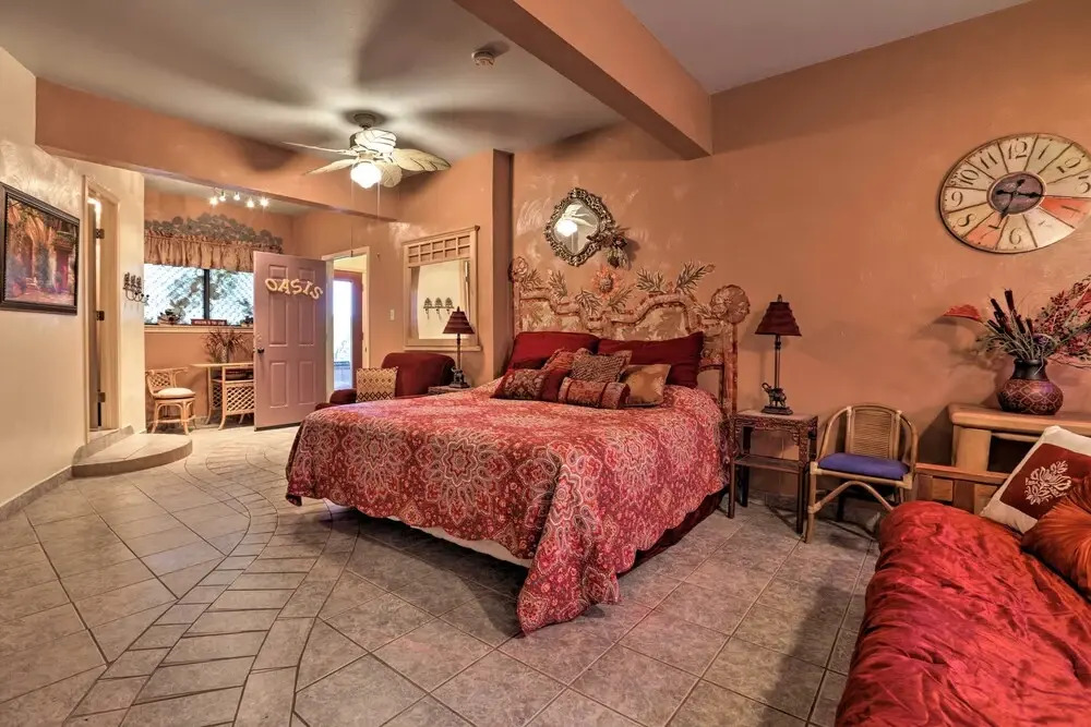 Exotic Home w/ Patio & Grill: Walk to Canyon Lake!