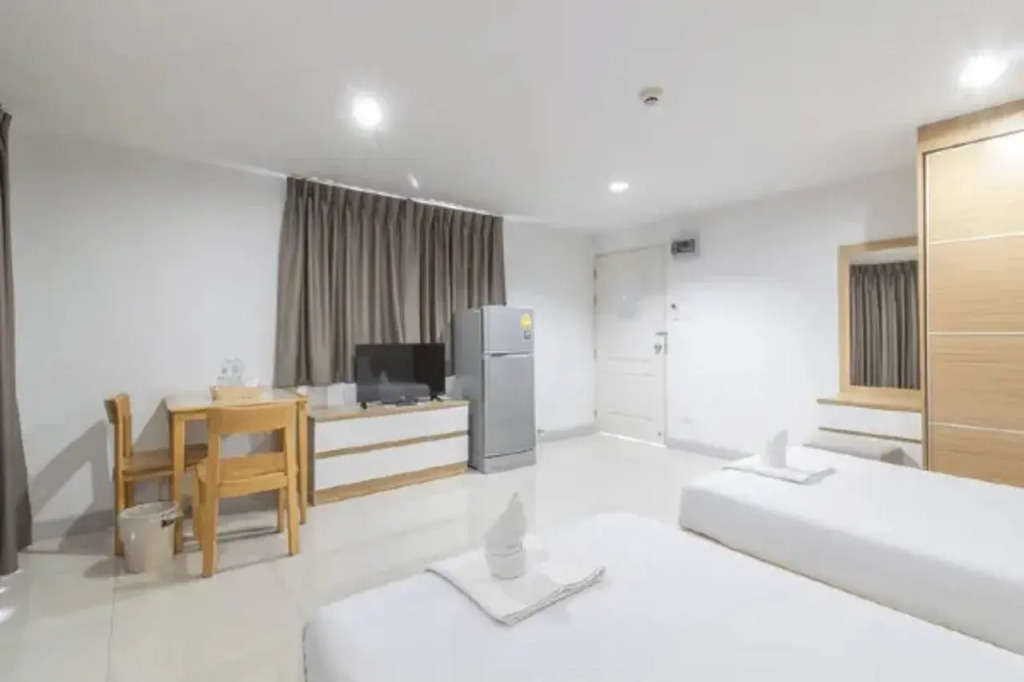 Townhouse Siam Privi Hotel