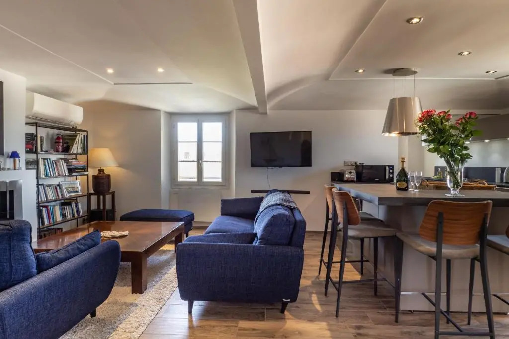 Charmant appartement spacieux pour 6P vue mer vieil Antibes
