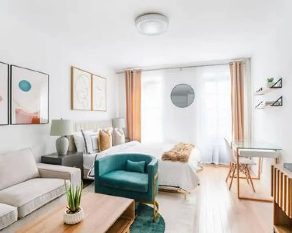 444-5a Newly Renovated 1BR in Hell s Kitchen