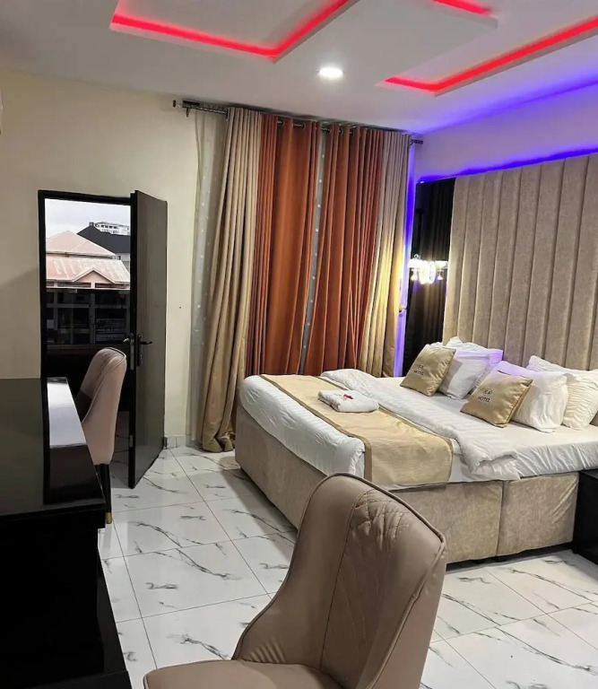 Gold Rhino Hotel