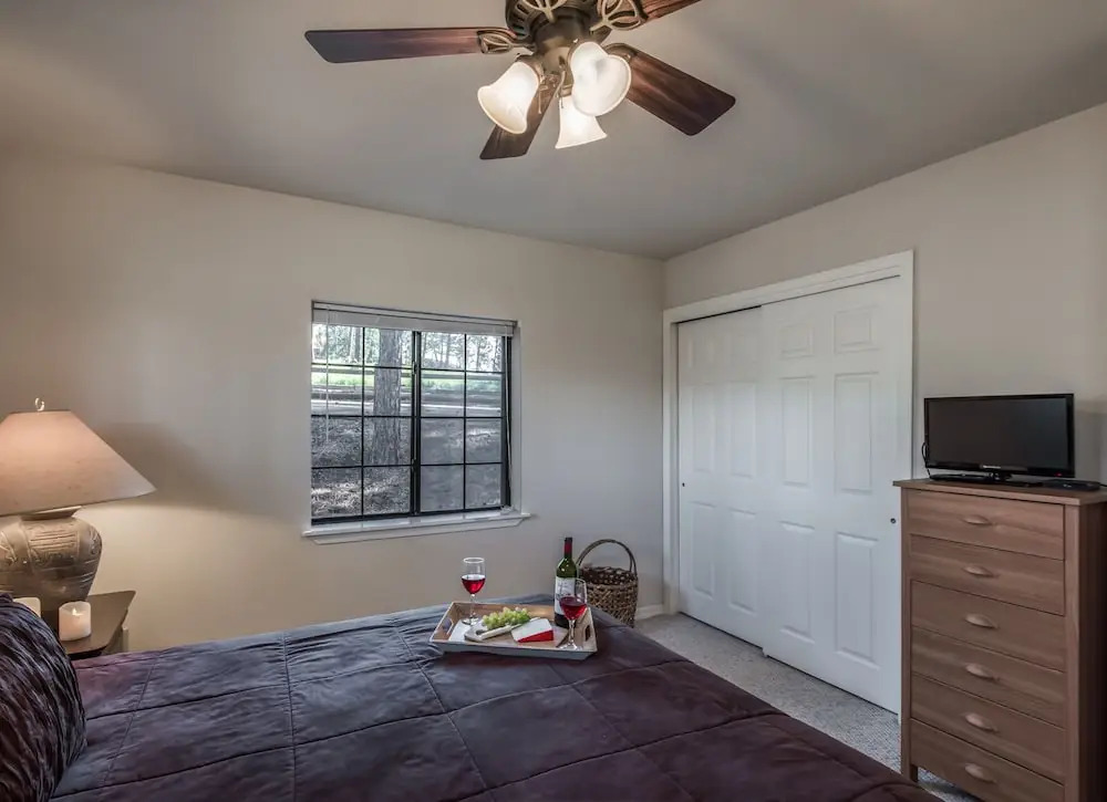 411alpinevillage100mtncb - Alpine Village Cabin #100