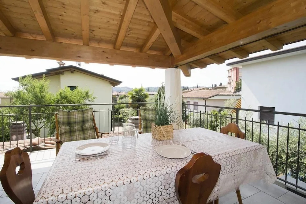 Veranda House