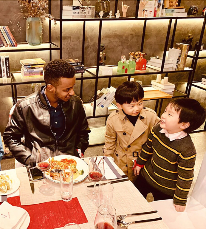 Hangzhou Vline Hotel