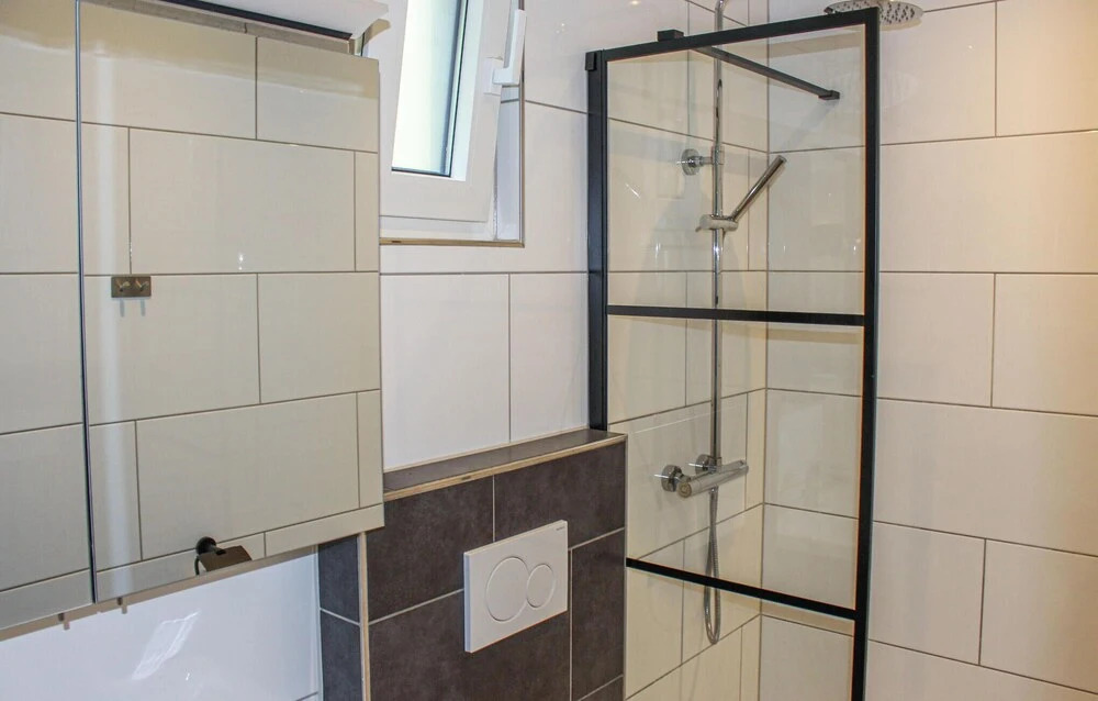 3 Bedroom Pet Friendly Home In Epe