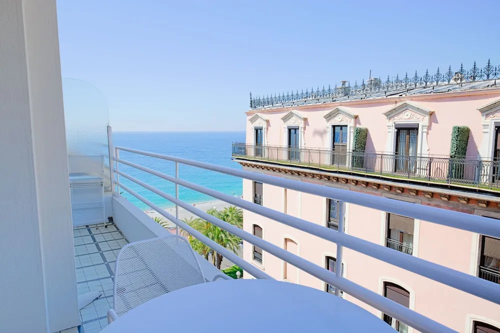 Beautiful Apartment near the sea