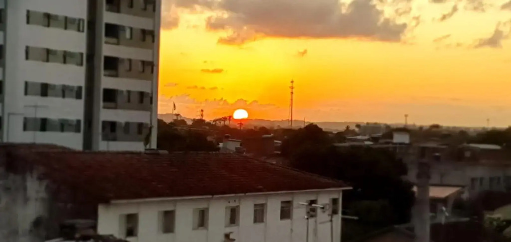 SUITE com BANHEIRO PRIVATIVO e QUARTO DUPLO