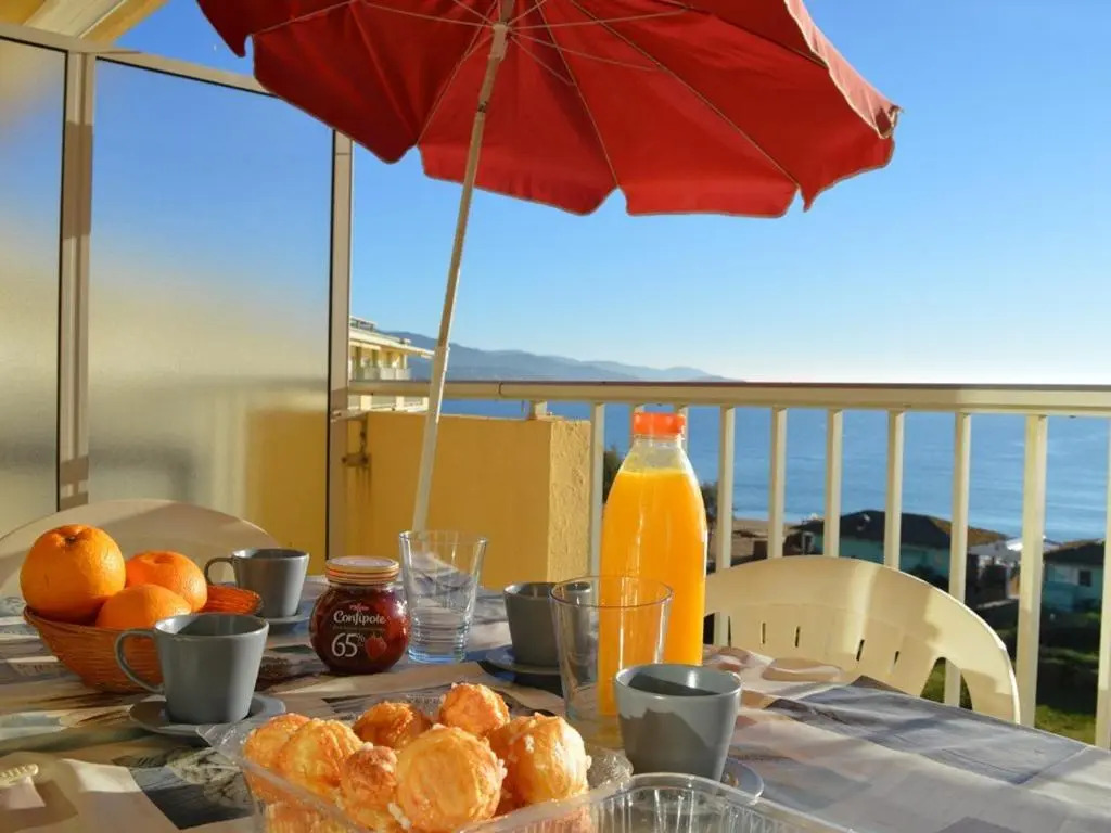 Appartement Le Lavandou, 1 pièce, 4 personnes - FR-1-251-251