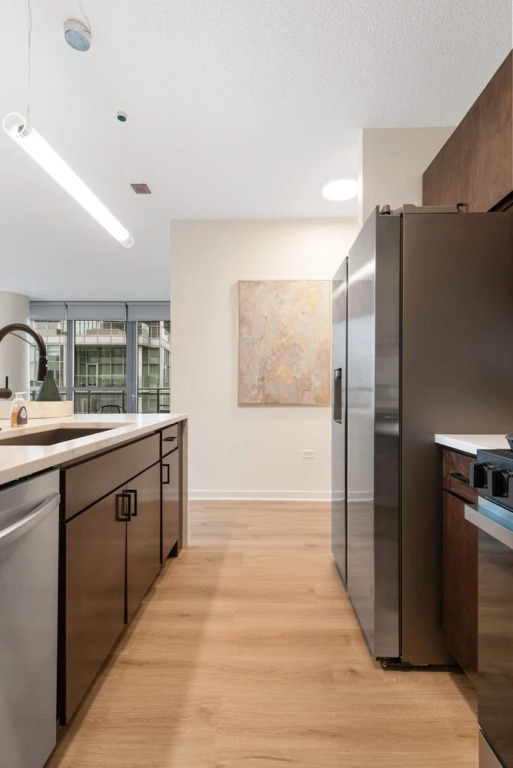 Brand-new 3BR City Views Prime West Loop Spot
