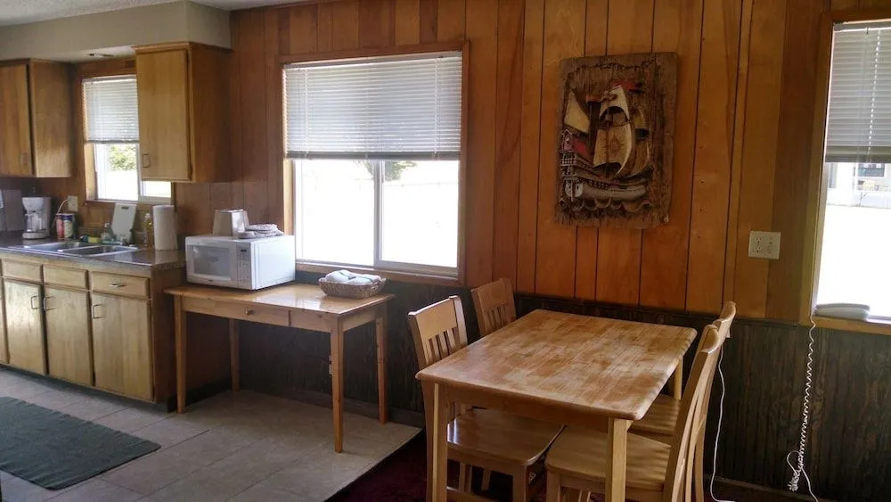 Silver Surf Motel