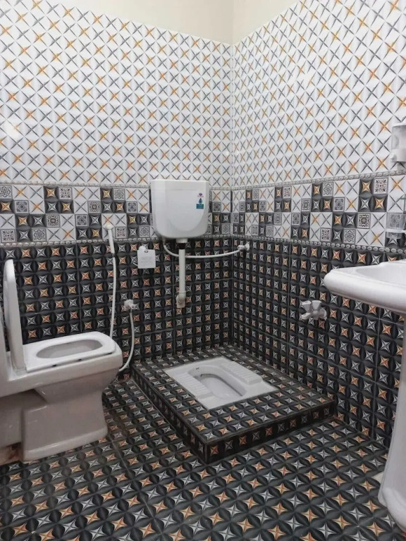 Cosy inn Near Millennium Mall