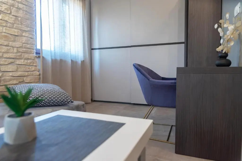 Cozy, Spacious and Fenced Holiday Home Near the Sea