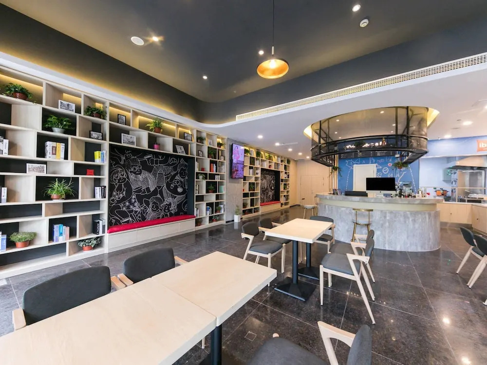Ibis Shanghai Hongqiao Hongmei Road Hotel