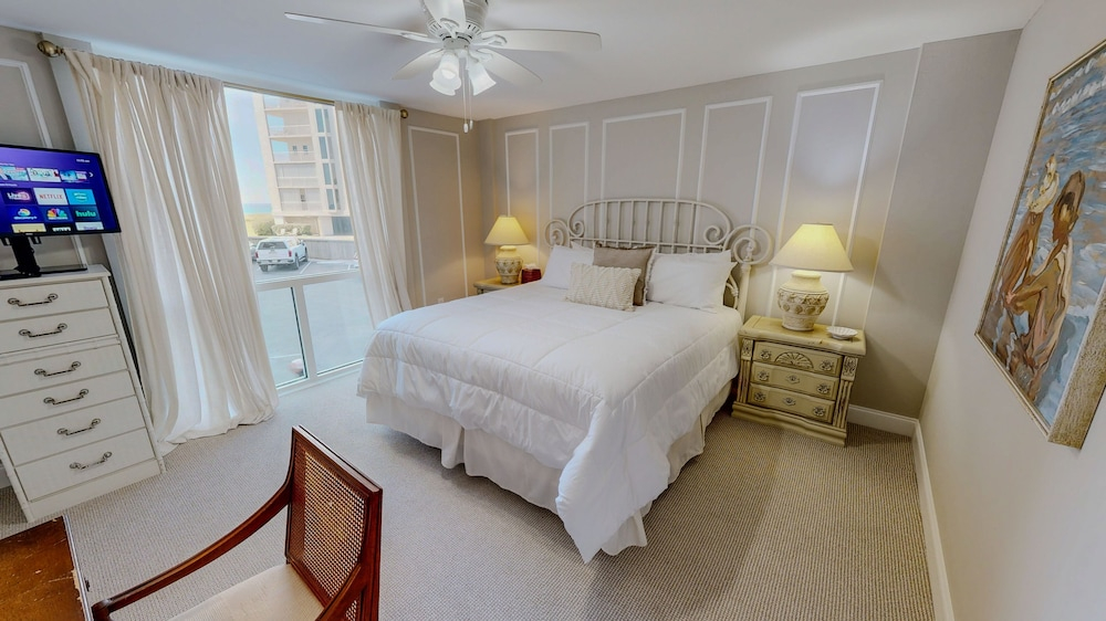 Shoreline Towers 2021 3 Bedroom Condo