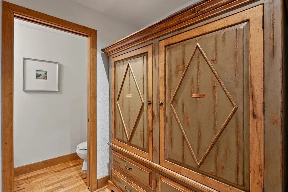 Sterling Lodge at Deer Valley Resort - Three Bedroom Condo with Hot Tub #111 3 Condo