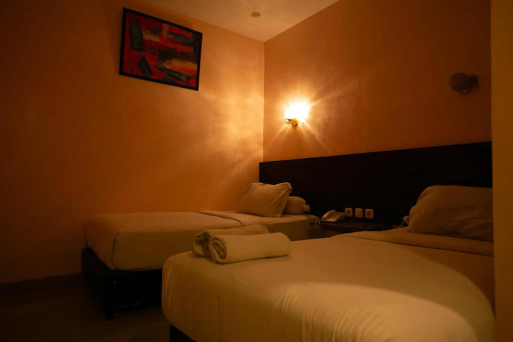DeTonga Hotel