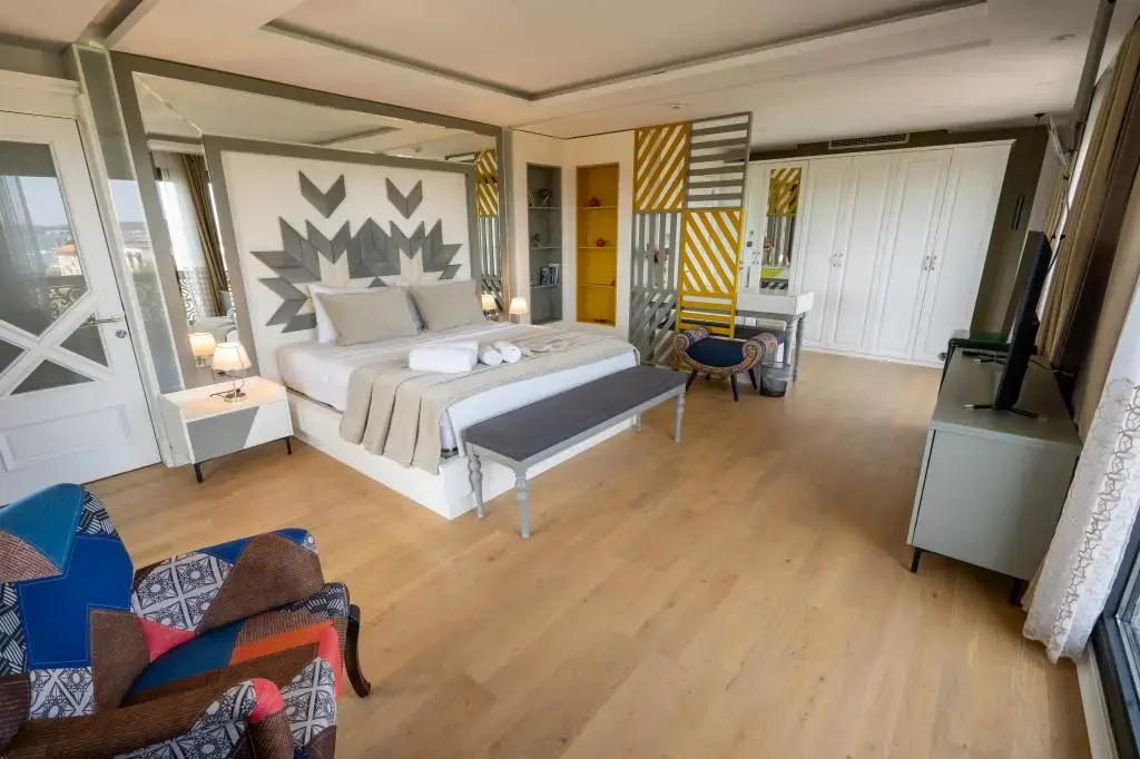 Cunda Eye +16 Adult Only