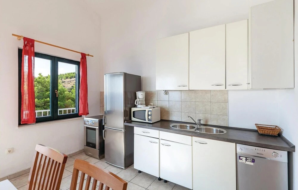 Amazing Home in Stanici With Wifi and 4 Bedrooms