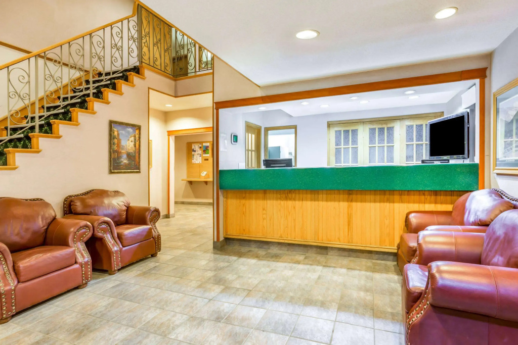 Howard Johnson by Wyndham Fort St. John