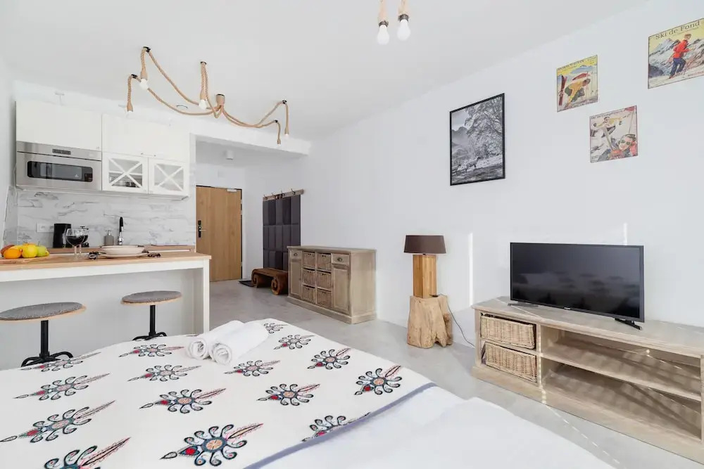 Cozy Studio Mountain View by Renters