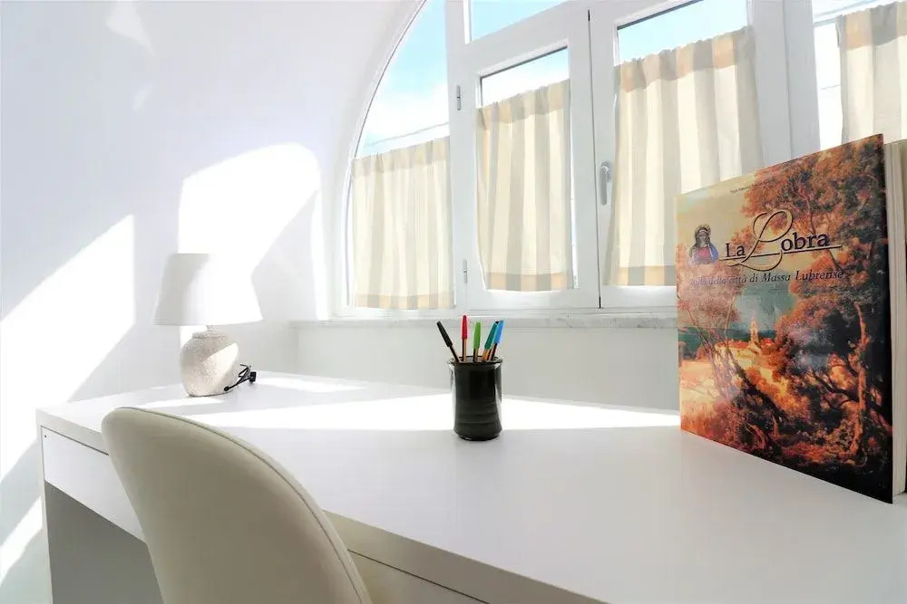 De Vivo Realty - Marys Apartments