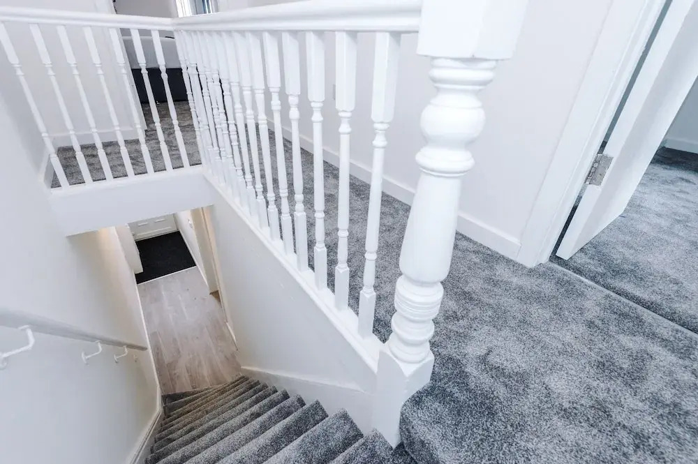 A-K Apartments - Cosy & Modern home, Superb Location, Street Parking Sleeps 6
