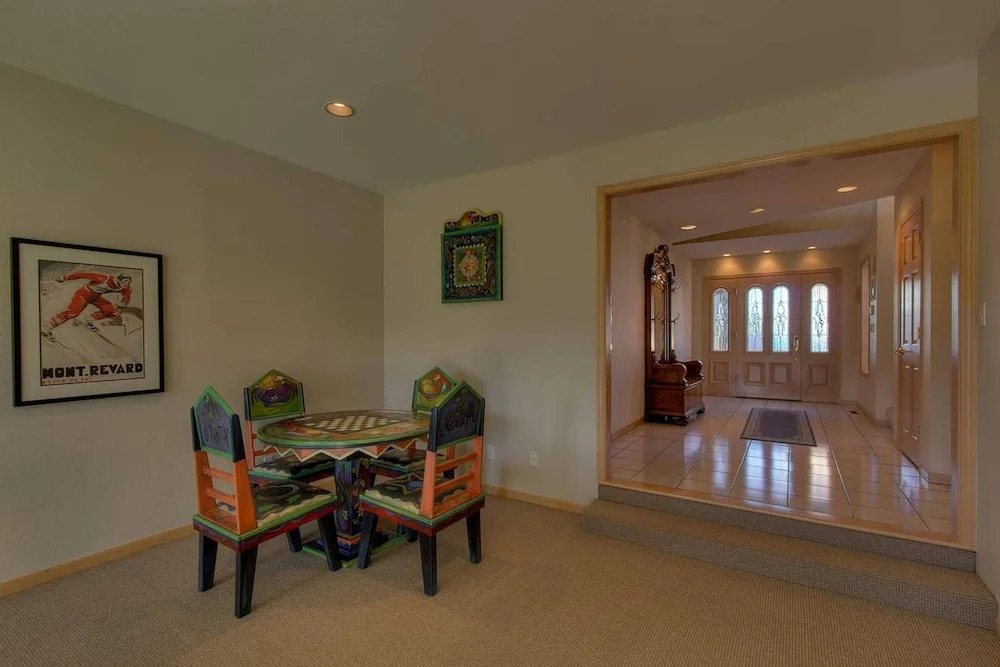 Beach Drive Beauty by Lake Tahoe Accommodations