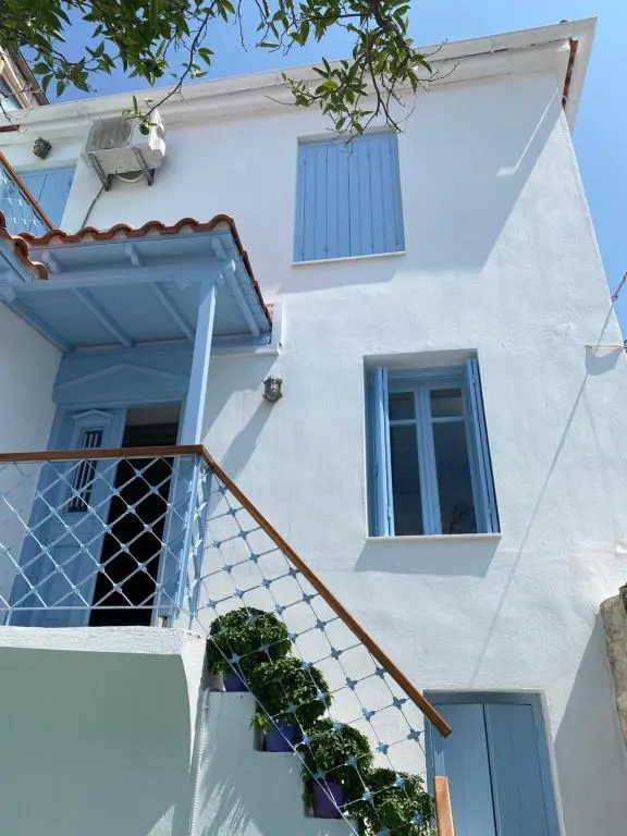 Lovely 1 Bed Townhouse with patio