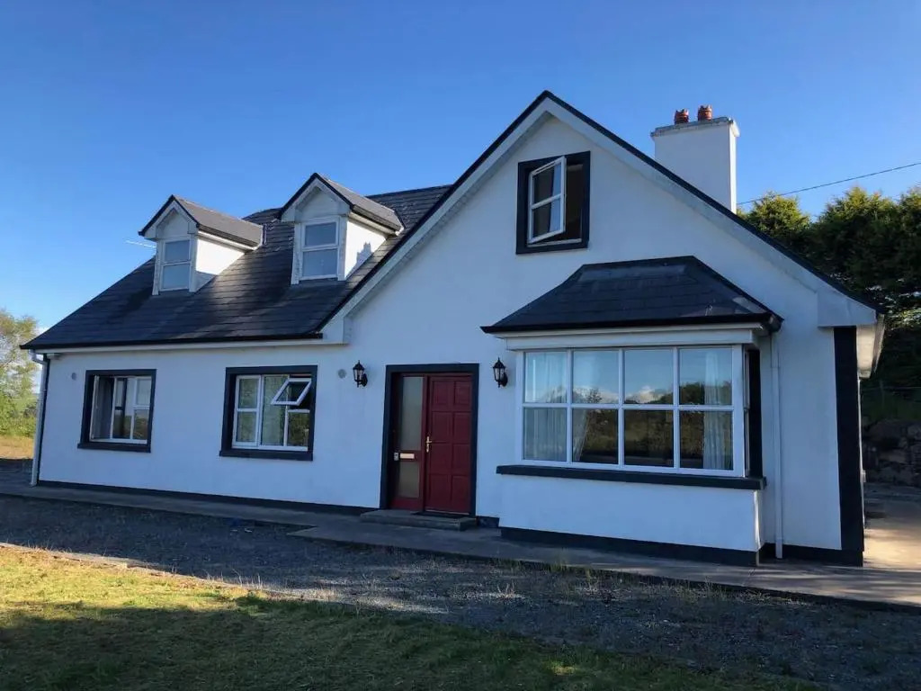 Modern Six Bedroom House Westport