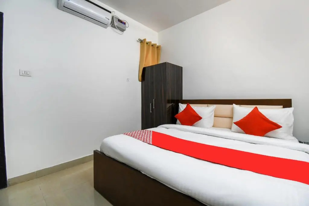 The Paradise Inn by OYO Rooms