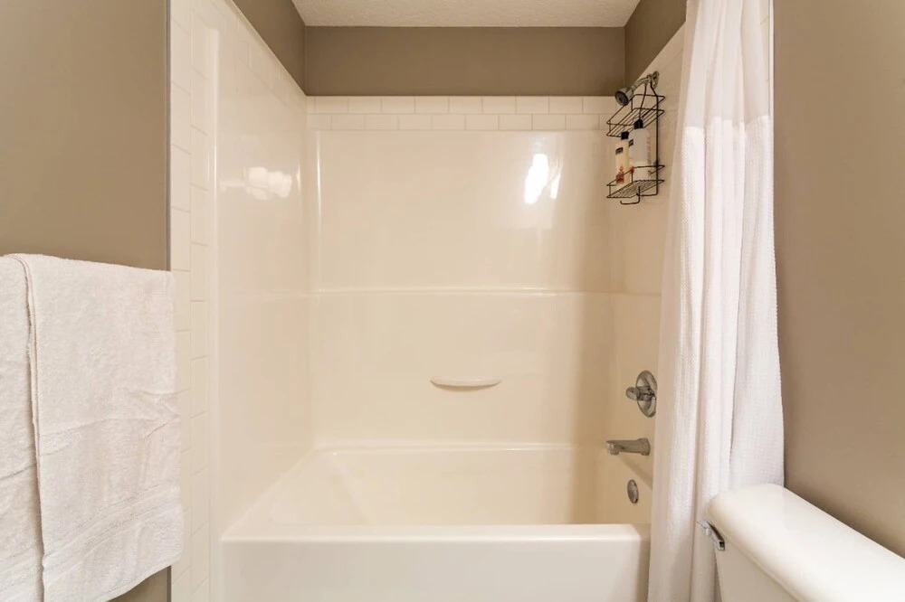 Ensuite Bed/bath/pet Friendly, Cleaning Fee
