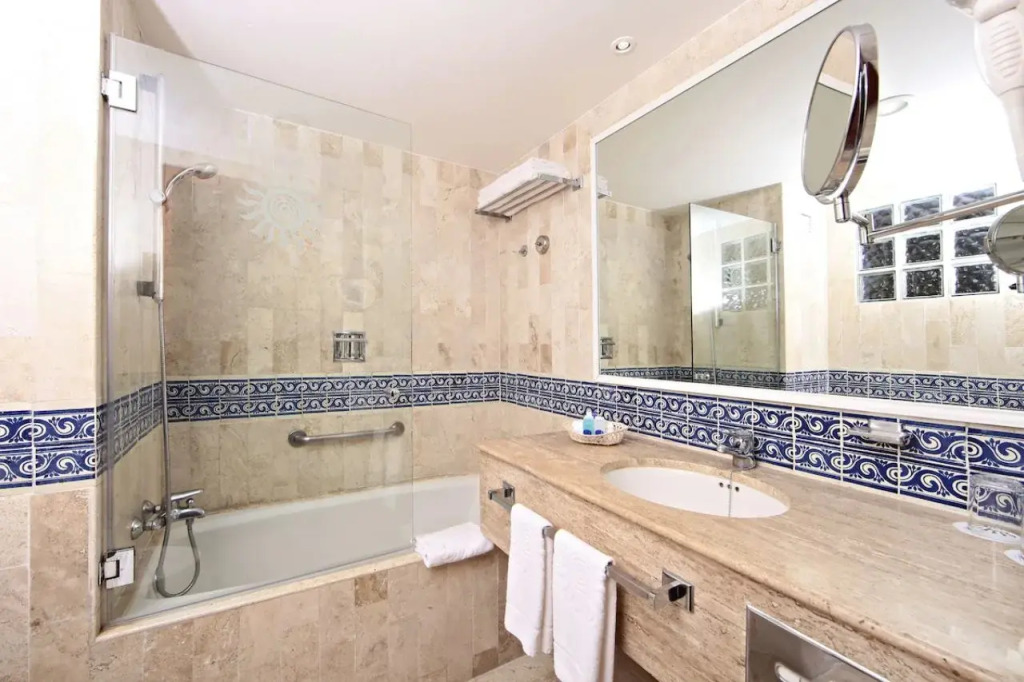Bahia Principe Escape Tequila